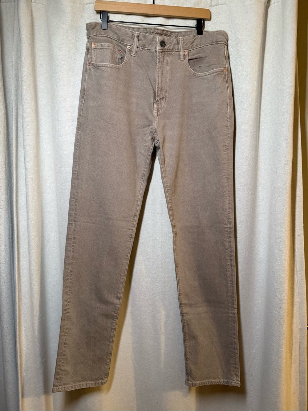 American Eagle Outfitters Men's Slim Straight Jeans in Taupe